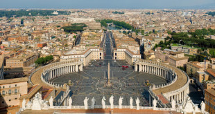«Торгующие в храме»: книга-сенсация о финансистах Ватикана